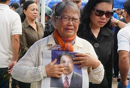 Dòng người nghẹn ngào trong lễ truy điệu ông Nguyễn Bá Thanh