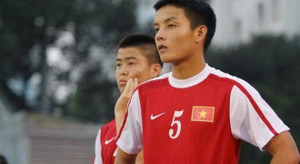 Bài học lớn cho trung vệ U19 Việt Nam từng đạp gãy chân đối thủ