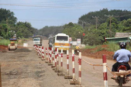 Rút ngắn nghỉ Tết để thi công nhanh quốc lộ 14
