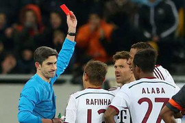 Shakhtar Donetsk 0-0 Bayern Munich: Thẻ đỏ xấu xí