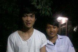 Tuấn Anh về ăn Tết muộn, gia đình mổ lợn chờ sẵn