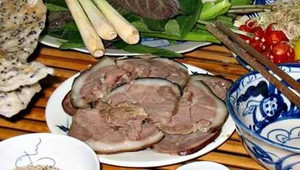 Chuyện lạ: Cả làng ăn thịt chó ngày Tết ở Hà Nội