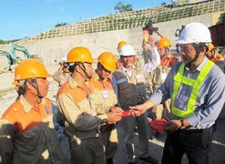 Chuyến thị sát đầu xuân của Bộ trưởng Đinh La Thăng