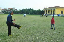 Cựu binh già nuôi ước mơ 'ươm mầm bóng đá nữ'