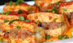 Tuyệt chiêu làm món đậu phụ nhồi thịt sốt cà chua thơm ngon, hấp dẫn