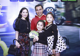 MC Quyền Linh khoe vợ đẹp con xinh