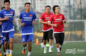 Miura ‘hành xác’ Công Phượng và đồng đội