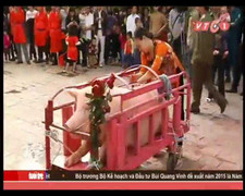 Video: Đẫm máu lễ hội chém lợn làng Ném Thượng
