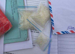 Nam thanh niên giấu ma túy trong bao lì xì lượn phố