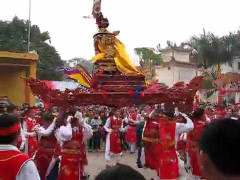 Cư dân mạng rần rần tìm kiếm video rước kiệu bay