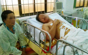 Con đâm cha thủng gan vì bênh mẹ