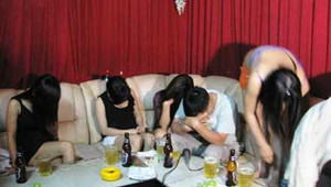 Giăng lưới kích dục rồi trộm luôn tài sản của quý ông