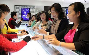 Video: Cửa hàng vàng bung hàng phục vụ ngày vía Thần tài