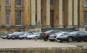 Dàn siêu xe của điệp viên 007 lộ diện