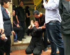 Cụ bà 96 tuổi bị đẩy ra đường cận Tết đã qua đời