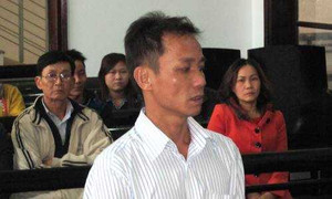 Chị vợ đòi em rể bồi thường tiền... sửa ngực