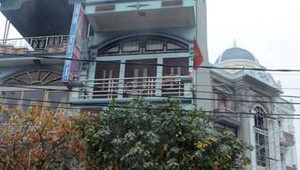 Đâm đứt cổ bạn ngay tại mâm cỗ mừng thọ