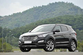 Tính năng mới, giá 'đẹp' Hyundai SantaFe 2015 có đủ hấp dẫn?