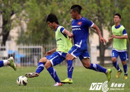 HLV Miura đang hết lòng bảo vệ Công Phượng