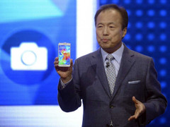 Nội bộ Samsung lục đục trong cuộc chiến smartphone