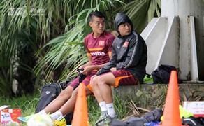 ‘Gã khổng lồ’ của U23 Việt Nam chấn thương