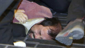 Lộ diện hung thủ dùng dao lam rạch mặt Đại sứ Mỹ