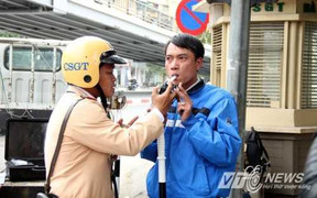 Tịch thu ô tô, xe máy nếu uống bia rượu, đi vào đường cấm: Bạn có ủng hộ?