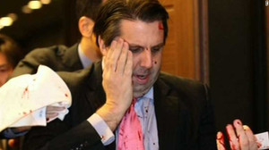 Đại sứ Mỹ tại Hàn Quốc bê bết máu sau khi bị tấn công ở Seoul