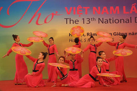 Ngày thơ Việt Nam 2015: Thi ca có khả năng kì diệu