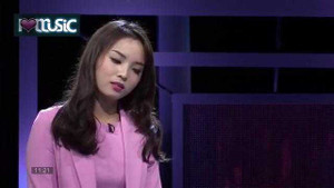 Clip: Hoa hậu Kỳ Duyên khoe giọng hát trên sóng truyền hình