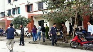 Phát hiện thi thể treo cổ với nhiều vết cứa sâu ở tay