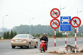 Tịch thu xe máy vào đường cao tốc: Biện pháp mạnh, hiệu quả cao