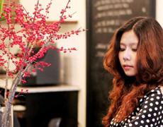 9X xinh đẹp lần đầu ra mắt sách ' Luật ngầm'