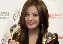 'Choáng' với tài sản, học thức hơn người của 5 sao nữ