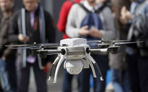 Máy bay do thám không người lái bí ẩn lại xuất hiện ở Paris