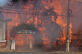 Hỏa hoạn thiêu rụi phòng giáo dục huyện