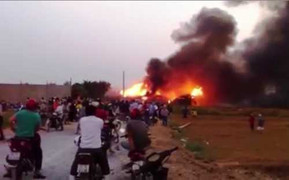 Xưởng gỗ rộng hàng ngàn mét vuông chìm trong biển lửa