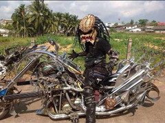 Quay được 'quái vật' trên đường phố Thái Lan