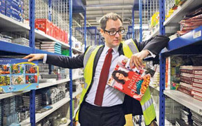 Những bí mật của nhân viên làm việc trong kho hàng Amazon