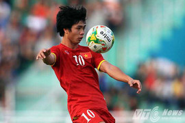 Công Phượng bị khán giả sân Thống Nhất la ó