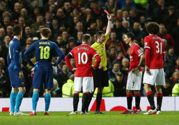 Những chiếc thẻ đỏ ngớ ngẩn của Man Utd