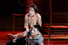 Angela Phương Trinh làm chị Dậu đầy cảm xúc, 'thống trị' sân khấu Bước nhảy hoàn vũ