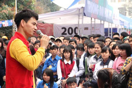 Danh hài Xuân Bắc xuất hiện trong Ngày hội tư vấn tuyển sinh 2015