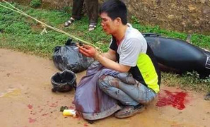 Trộm chó, thanh niên bị dân làng vây đánh dã man