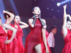 Tóc Tiên nhảy múa nóng bỏng 'đốt cháy' sân khấu The Remix