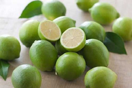 Đánh bay vết thâm dưới vùng cánh tay bằng chanh