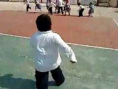 Phì cười xem bé mập thi chạy