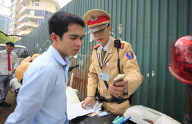 Tài xế chối bay khi bị 'mắt thần' bắt lỗi: CSGT xử trí thế nào?