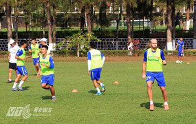 Bầu Đức thử ngoại binh khi Công Phượng 'vắng nhà'