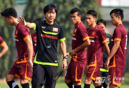 HLV Miura chốt quân: Công Phượng thoát hiểm